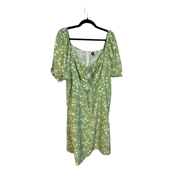 A SHEIN curve floral dress in size 3X - Picture 2 of 7